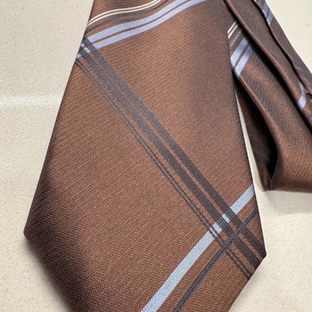 Kenneth Cole socialflare curated